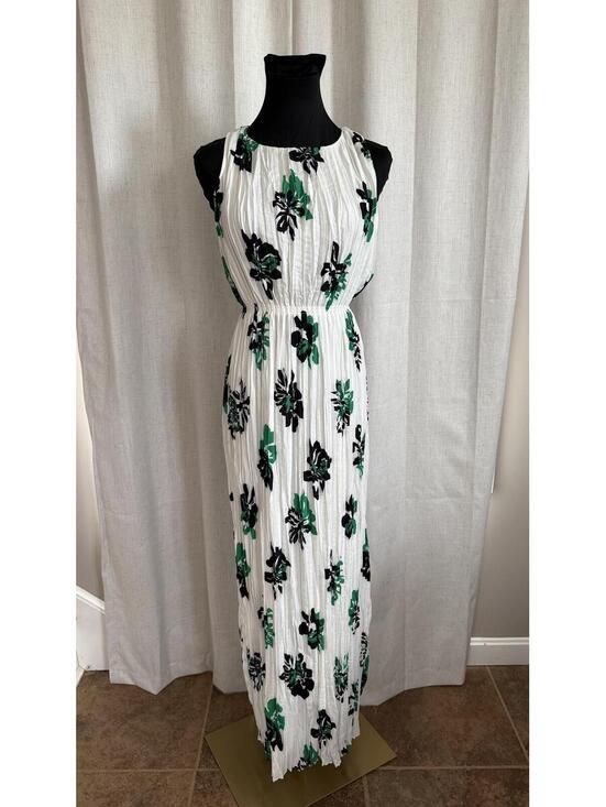 Banana Republic Dresses & Skirts - Banana Republic XS White Maxi Dress with Green and Black Floral Print